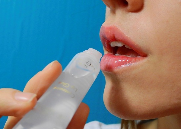 Labbra secche: Migliori prodotti e rimedi naturali per idratarle
